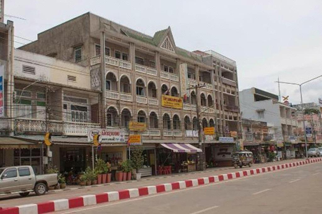 โรงแรมลานคำ ปากเซ ภายนอก รูปภาพ